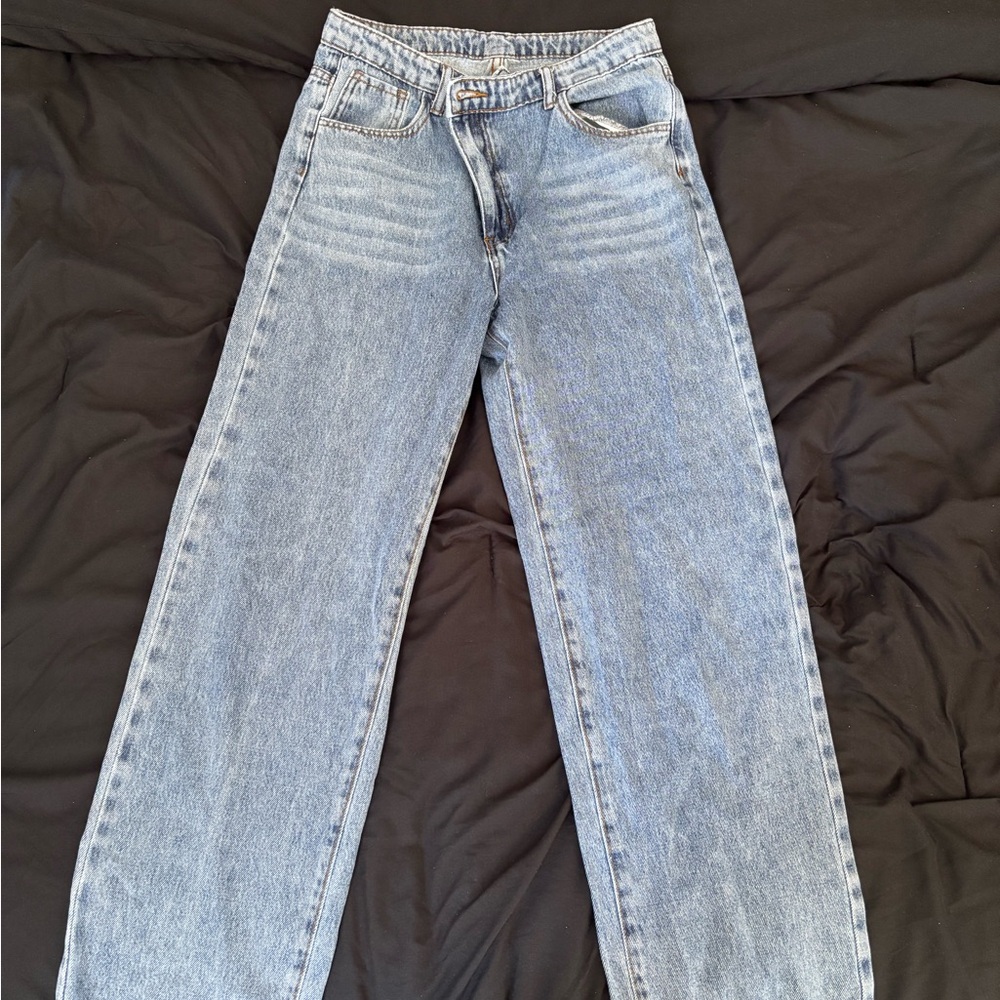 SHEIN Light Blue Straight Leg Jeans
